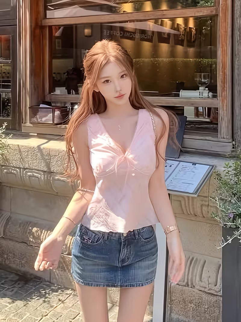 Gentle Wind Pink Lace-Up V-Neck Camisole, Summer Design, Niche, Slim-Fit, Sweet And Spicy Short Top