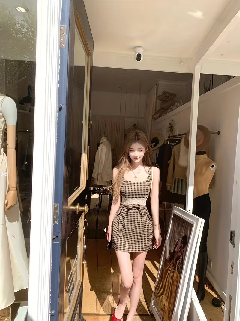 Small Summer New Suspender Square Collar Plaid Dress Design Sense Stitching Lace Bow Skirt